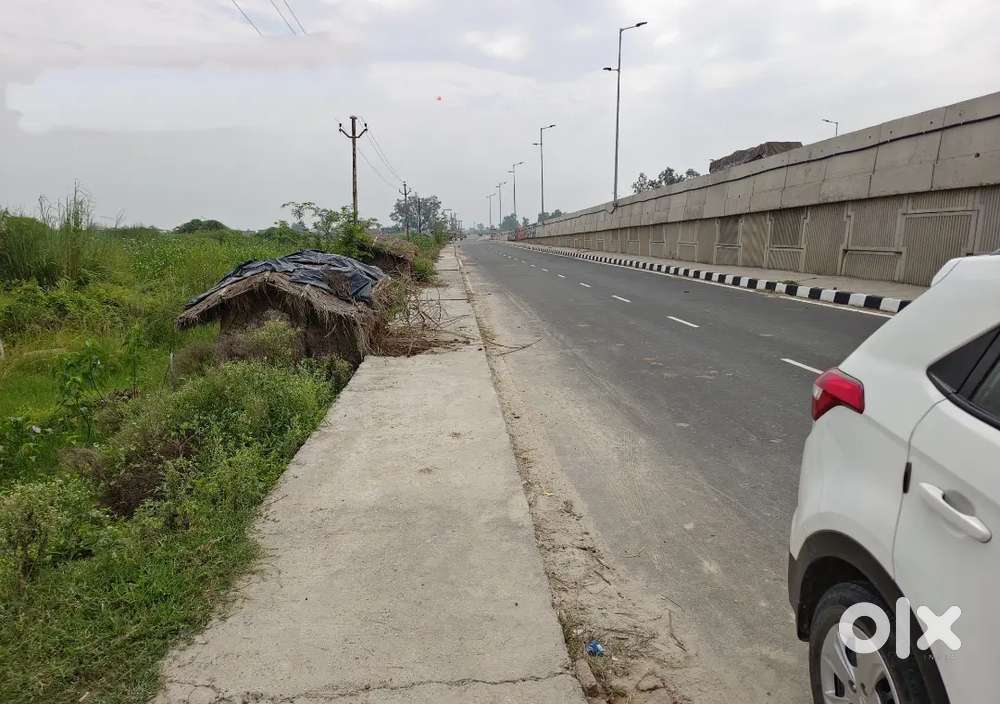 NH34 Corner property side mein 16 feet ka rasta hai