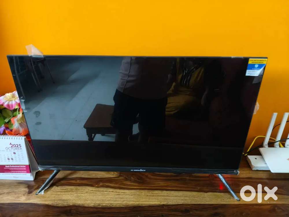 Brand new 32 inch Tv with box