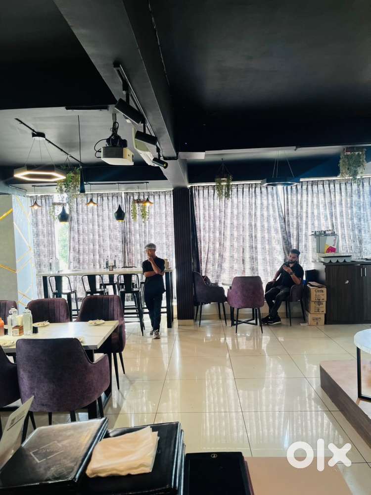 Restaurant service staff