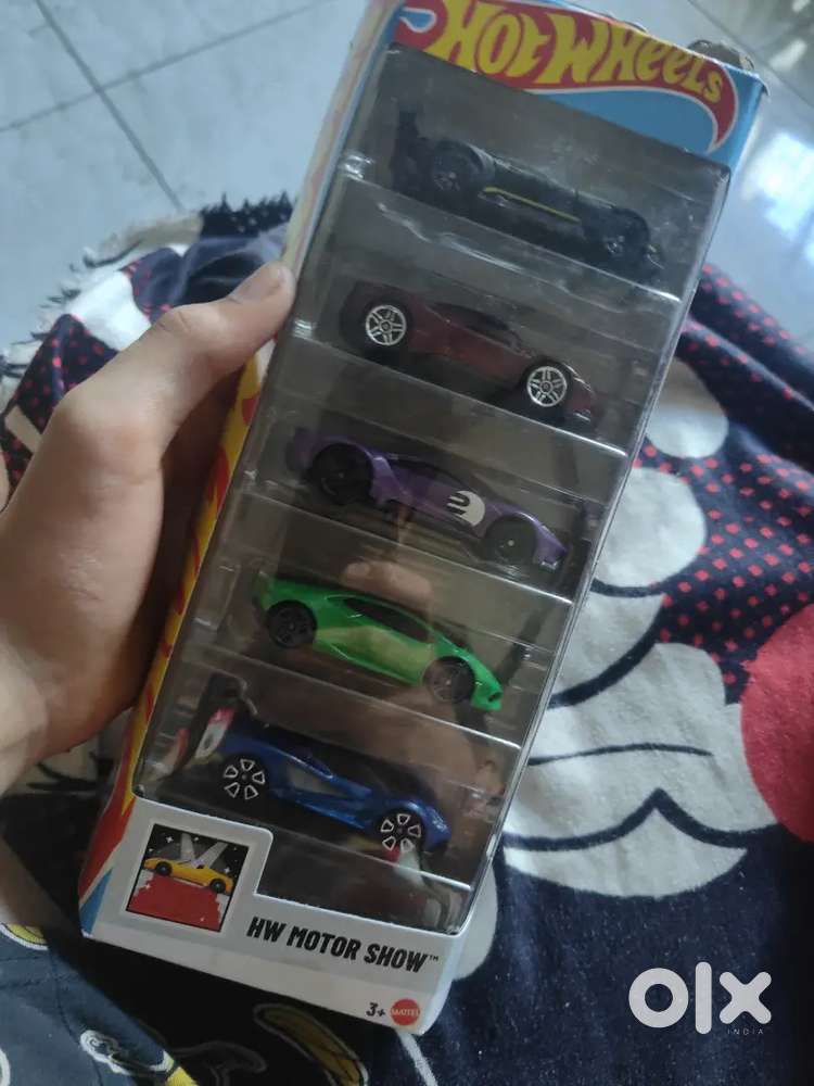 Hotwheels set of 5
