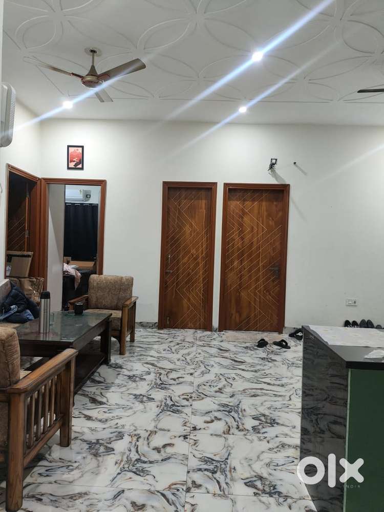 Great Location + Fully Furnished Room  Flatmate Needed 1 room avai