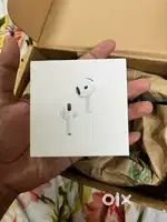 Airpods 4 with noise cancellation