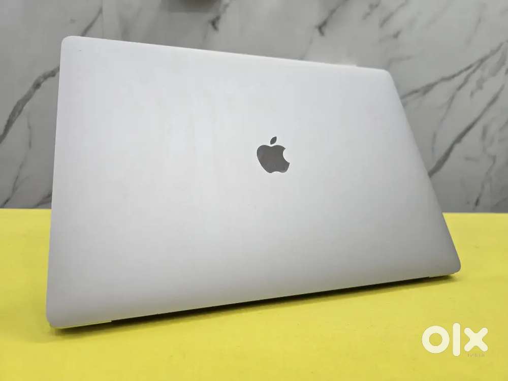 Macbook 
Core i9 - 11th Gen / 16GB Ram /
1TB Ssd