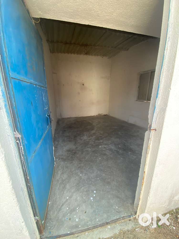 single room and kitchen sleeper and rack