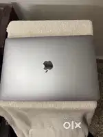 Macbook pro 2019 i5 Retina 8gb Ram 256gb memory