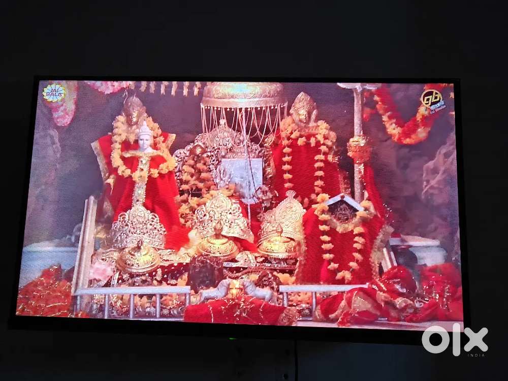 LED smart TV 32 inchi