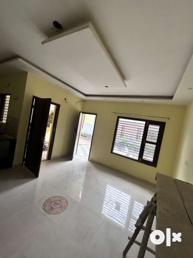 2bhk fully furnished available for rent ground floor in sec 124