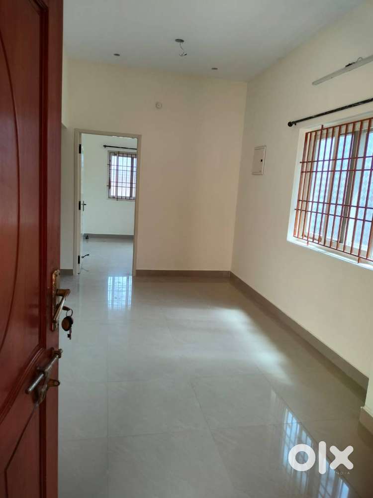 Well maintained 2 bed 2 bath house in a quiet area