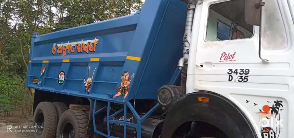 2016 model Hyva tipper 14cm tail 10 wheeler