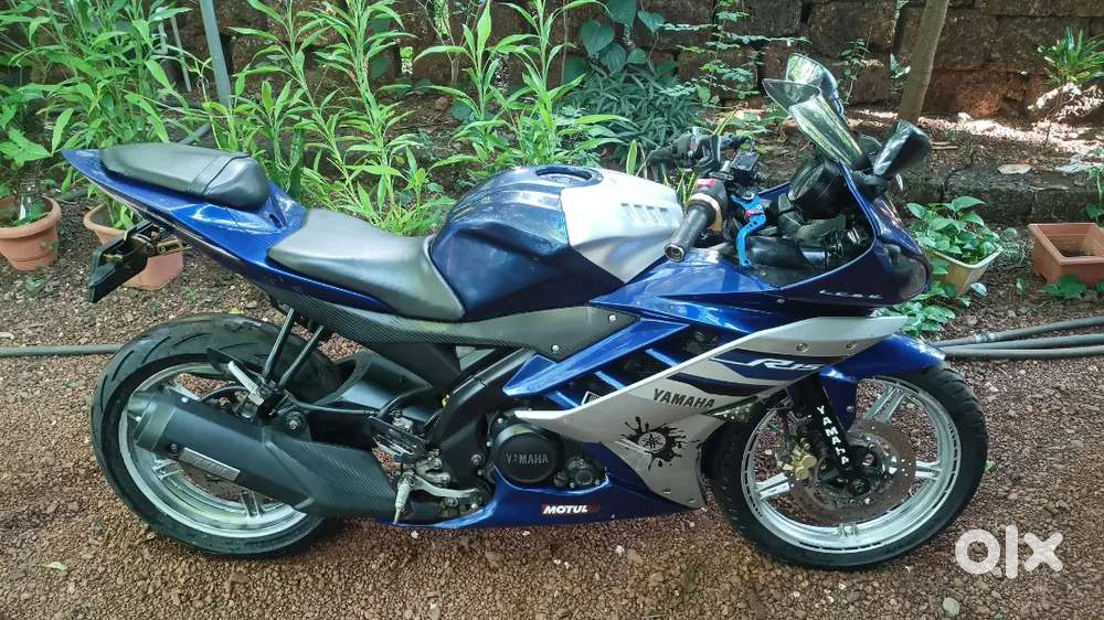 Yamaha R15v2