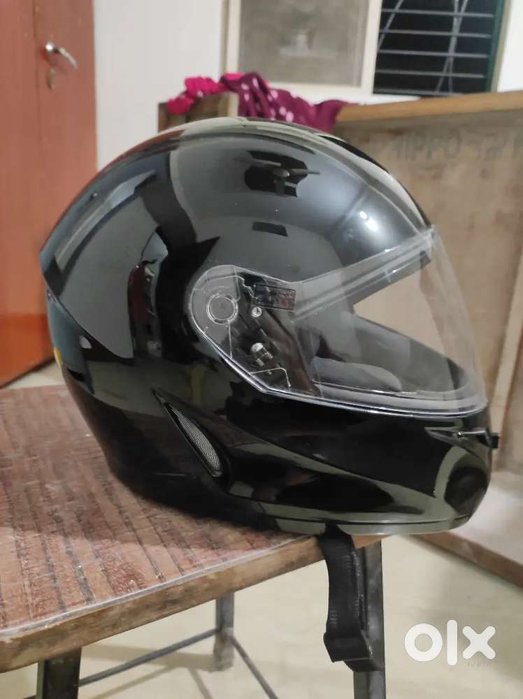 Motorcycle helmet
