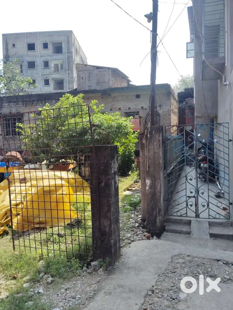 1 katta Land With Building sale in Chinar park