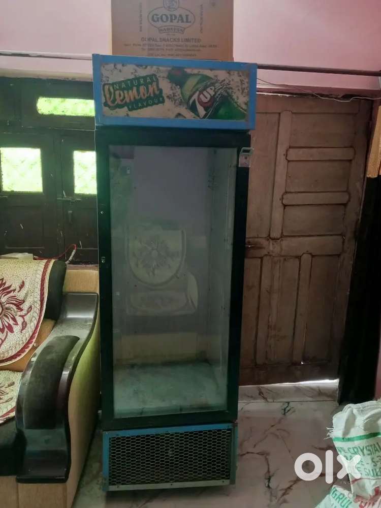 7up display fridge good condition