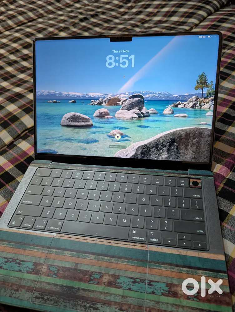 Macbook pro 2023 M2 pro 16 512 14