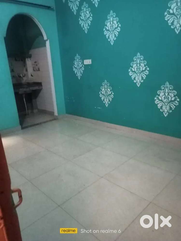 There are 2 rooms for rent and one lobby big area for walk on terrace