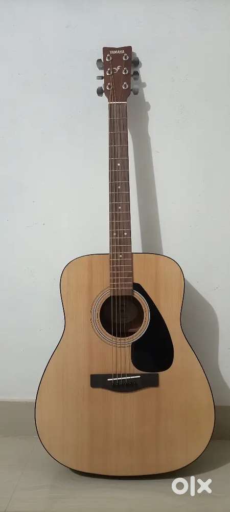 New Yamaha F280 Acoustic Guitar