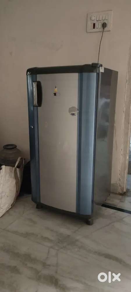 Lg fridge 185ltrs