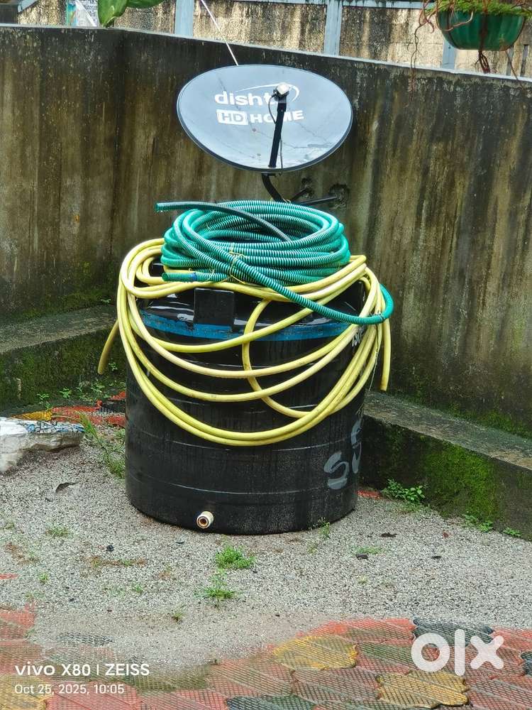 2 hoses garden hose and flexible hose 1 roll 30 m and water tankte