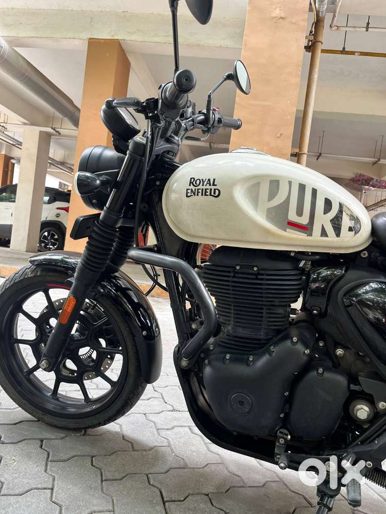 BIKE FOR SALE ​​ -- Royal Enfield Hunter 350 - Rebel White