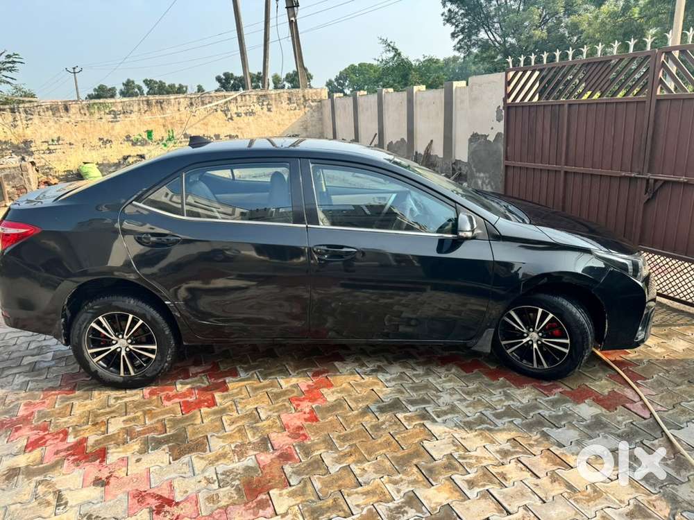 Toyota Corolla Altis 2015 Diesel 95000 Km Driven