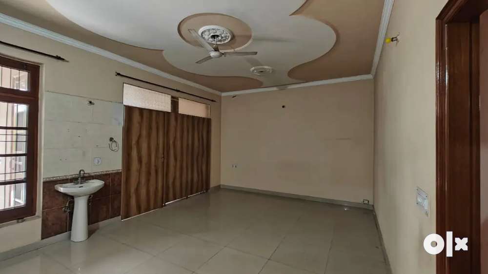 SEMI-FURNISHED 3BHK SET AVAILABLE IN BRS NAGAR