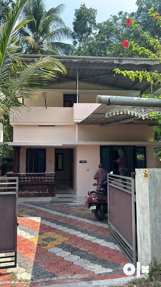 House for sale or rent , 3.5 km from NH Kaniyapuram. Thiruvallor Jn