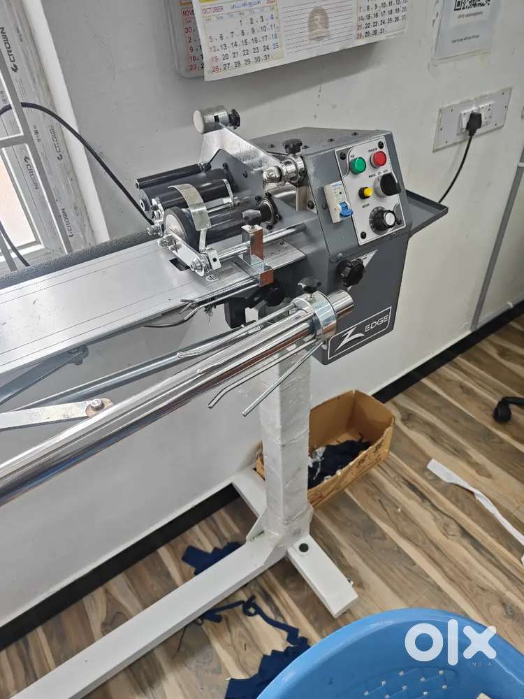 Rib cutting machine