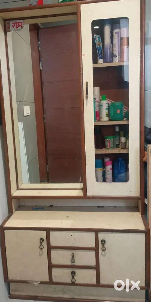 Dressing table with mirror