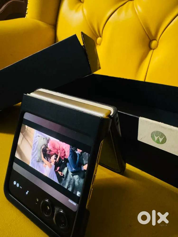Moto Razr 50 new unused
