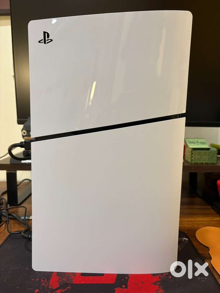Selling a brand new PS5 Slim 4 days old with warranty