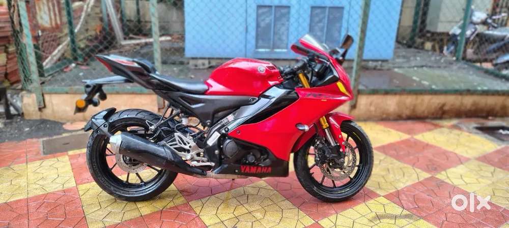 R15 V4 Red Prime condition first owner