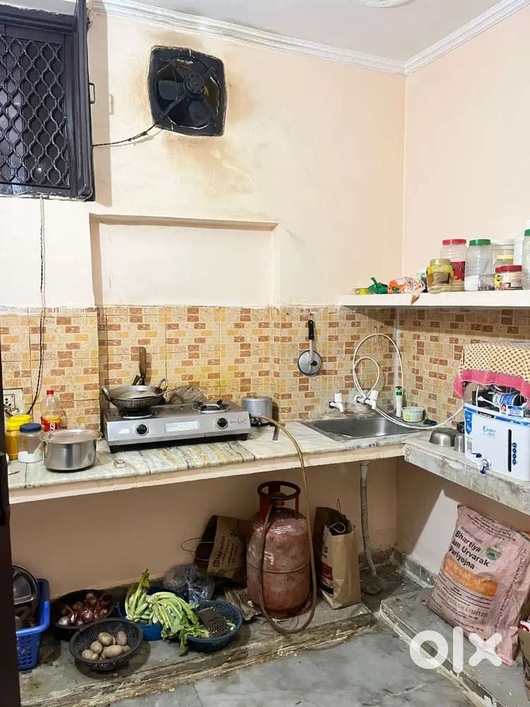 Urgent need of one male roomate in one BHK flat