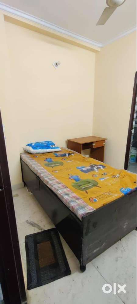 Only BOYS PG & tiffin service available