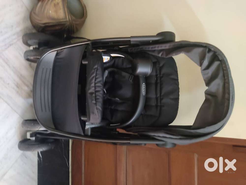 Stroller for sell. Very New(Graco Ready2Grow 2.0 Double Stroller Rafa)