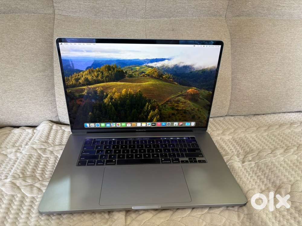 Macbook pro 2018 (i7 processor 32gb ram/256ssd)