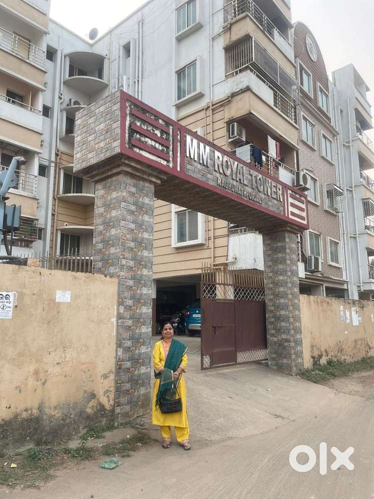 3 BHK, 2 balcony 1 car park, Gated society, watch ma , common electr b