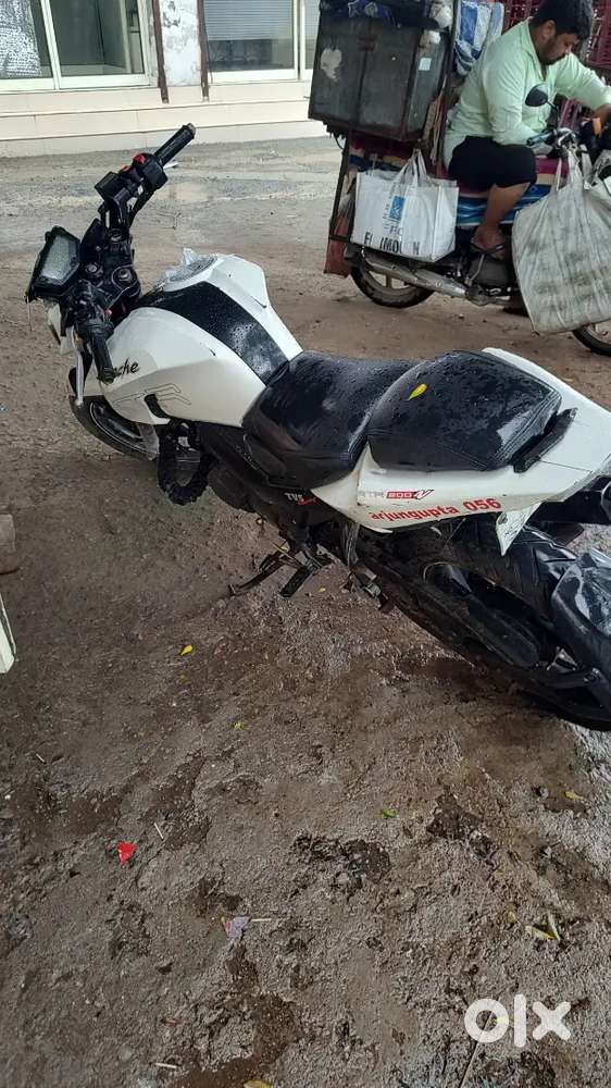 Apache rtr 2004v (White  colour)