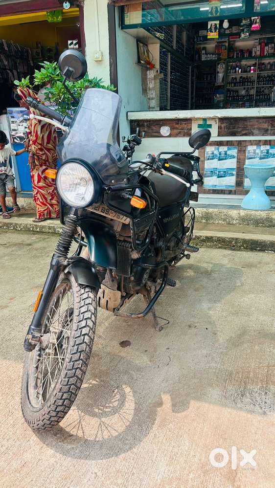 Royal Enfield Himalayn Bike 411 cc Black colour. 28300 km run comp.