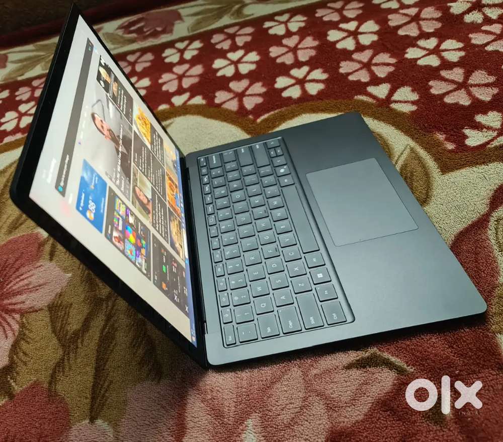 Surface Laptop 16 Core Intel Ultra 7 32GB 1 TB AI Business PC
