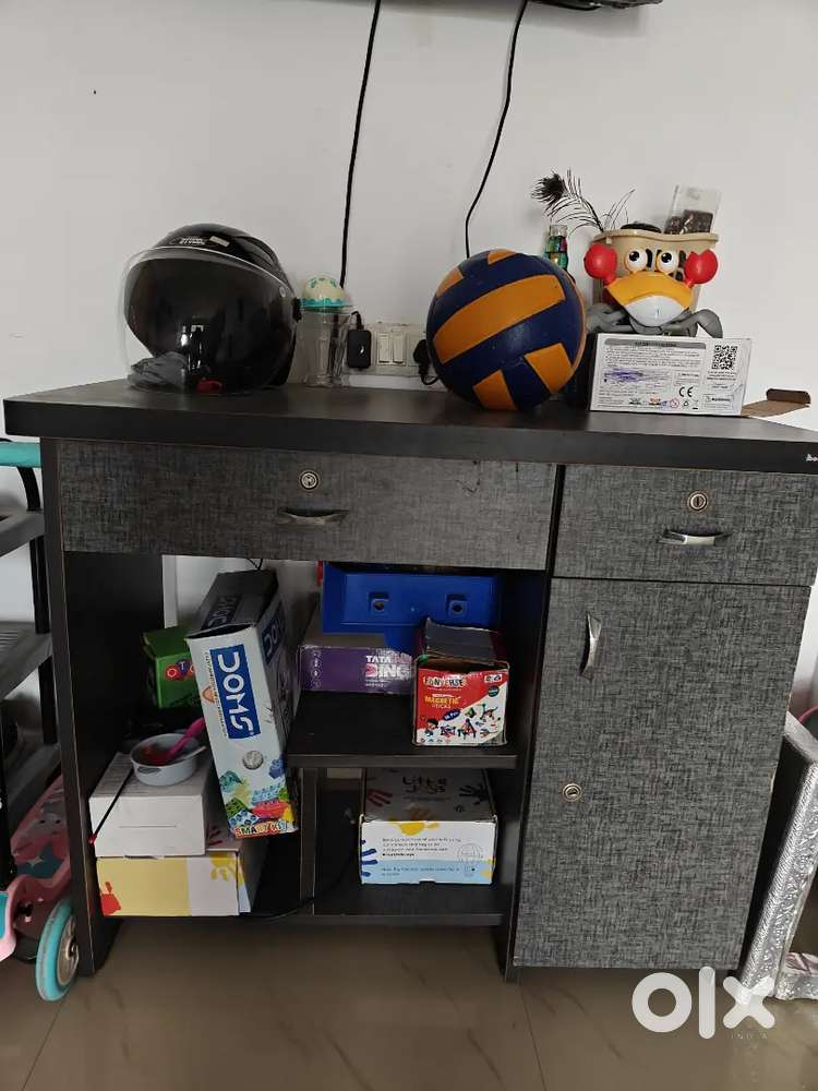 Wooden heavy weight Computer Table