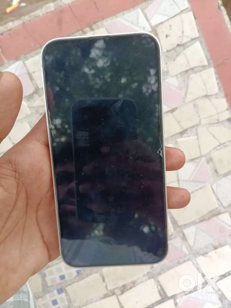 iPhone 13 bech rahahu mehe peshoki jarur he