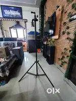 Tripod of projector