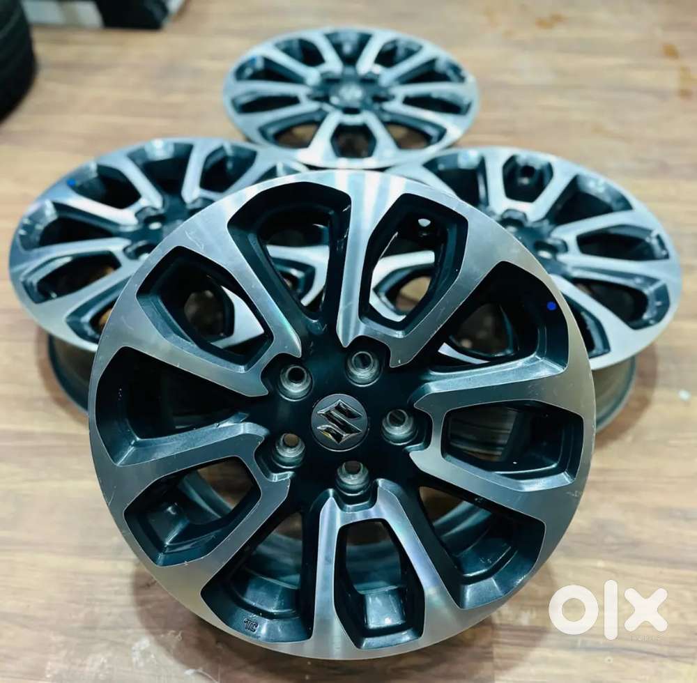 17 inch grand vitara diamond cut OEM wheels set of four light used