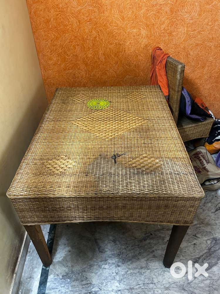 Dinning table with 4 seater