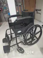 Wheelchair with safety seat belt