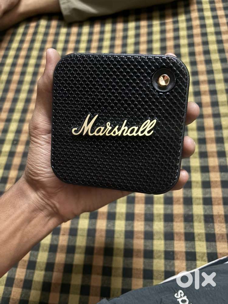 Apple Magsafe and Marshall speaker not OG