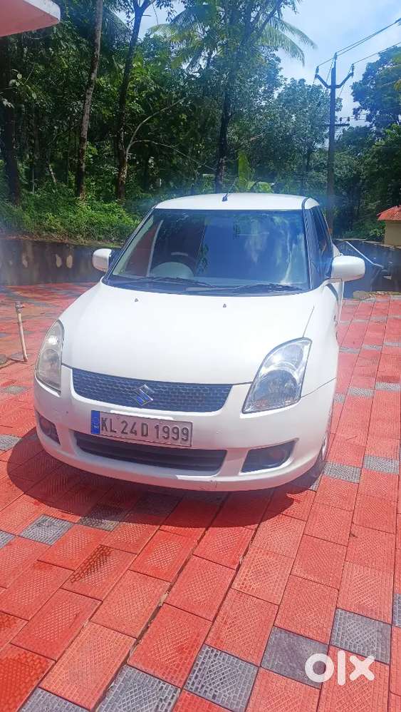 Good condition 
Neet and clean proper maintained.