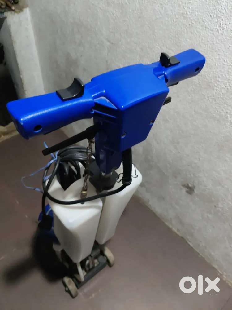 Single disc floor machine 4month old