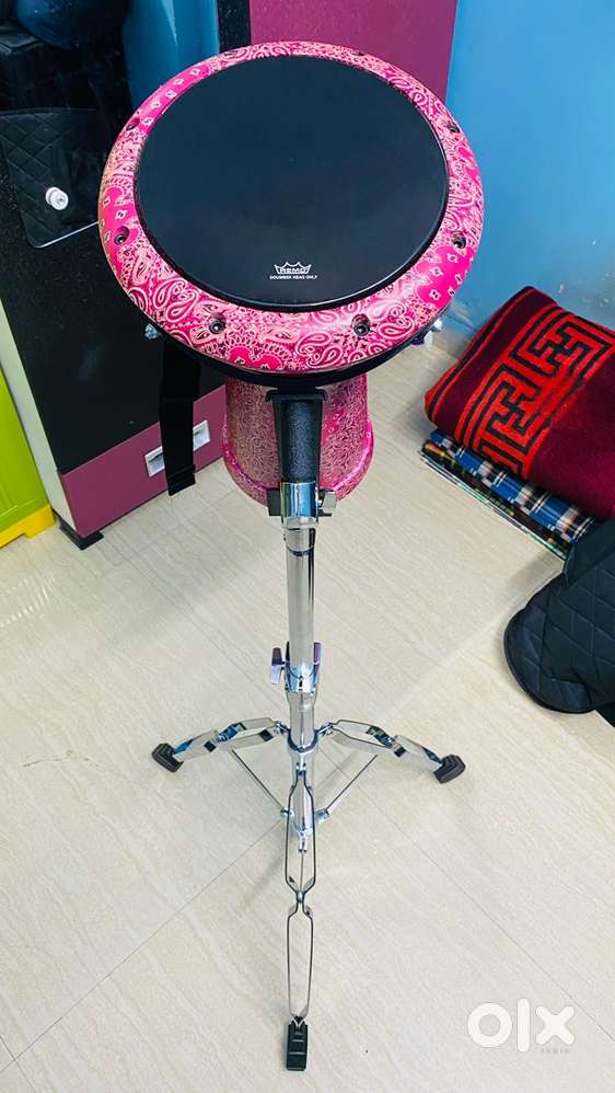 Darbuka with bag and stand