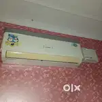 Split Ac for urgent sell LLOYED